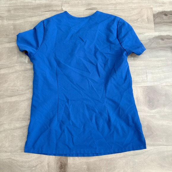 FIGS Technical Collection Size XS Blue Scrub Top. Pre-loved Condition. - Picture 7 of 7